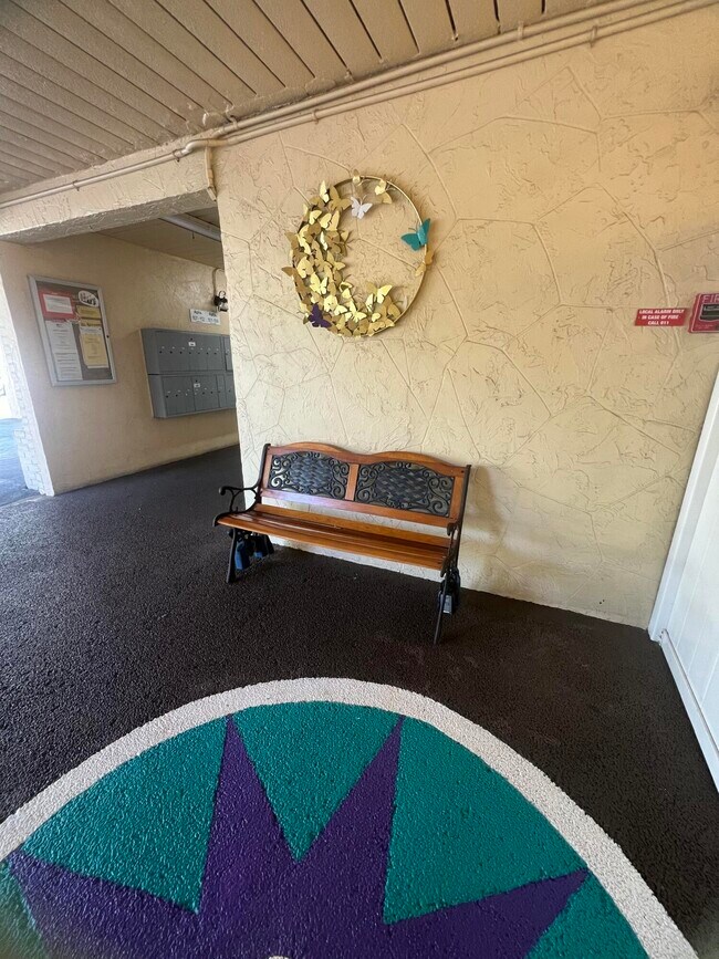 Building Photo - 2615 NE 3rd Ct