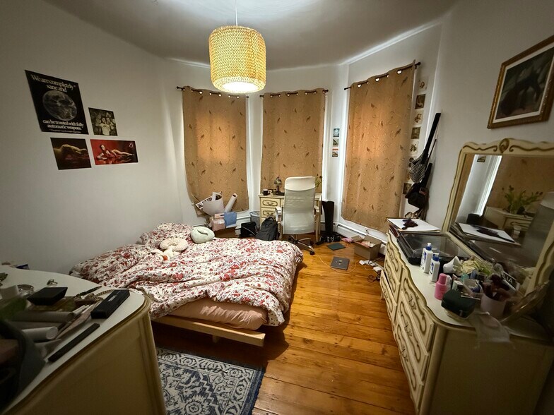 Primary Photo - 268 Broadway