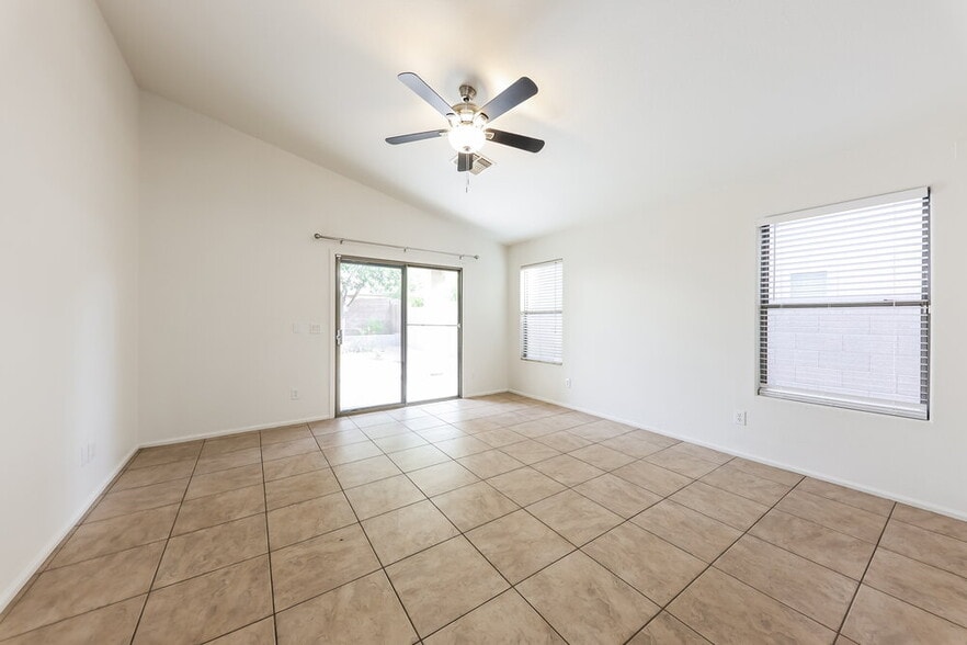 Building Photo - 2510 W Bent Tree Dr