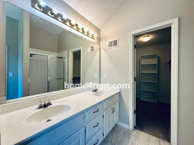 Building Photo - Brand New Paint, Wood Floors, Walkout Fini...