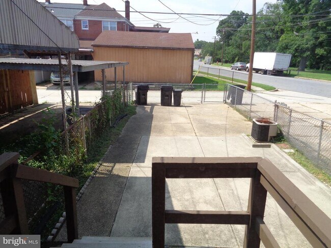Building Photo - 2245 Graythorn Rd