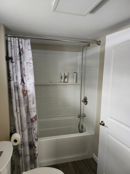 UPSTAIRS BATHROOM - 8152 Wilson Karr Rd