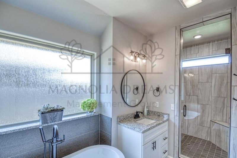 Building Photo - 2227 Kimball Dr