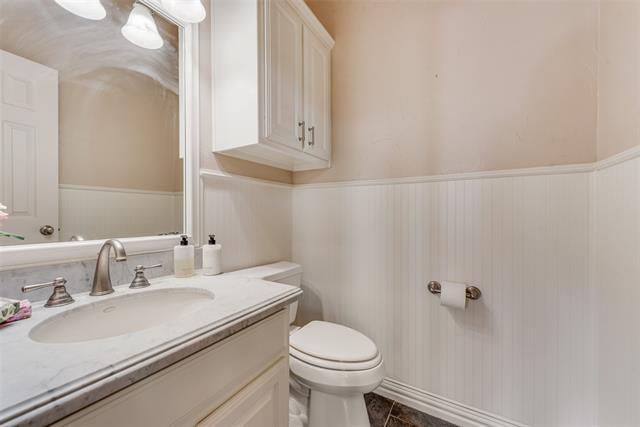 Building Photo - 704 Kleberg Ct