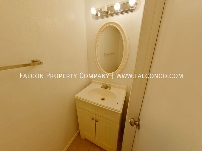 Building Photo - 1217 Firefly Cir