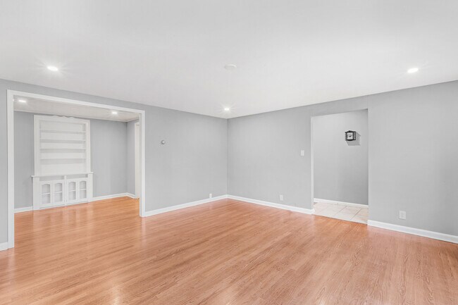 Living Room - 27 Hillcrest Rd