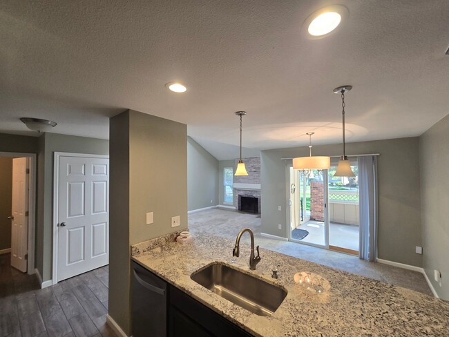 Building Photo - 9938 Grove Way