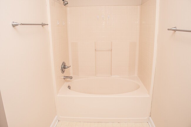 Building Photo - 522 Risen Star Dr