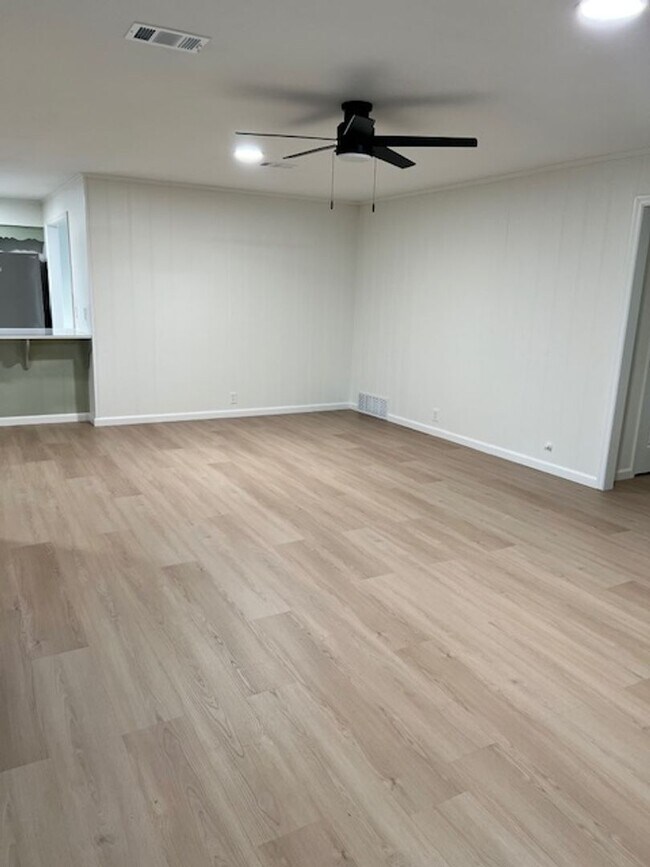 Building Photo - 1705 Campbell-House