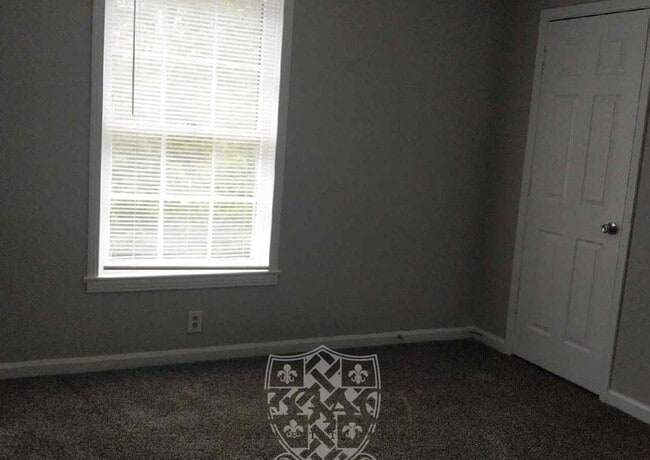 Building Photo - 748 Holder Dr