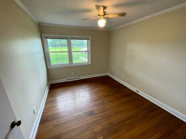 Building Photo - Adorable Apex Ranch on 2 Acres of Land!