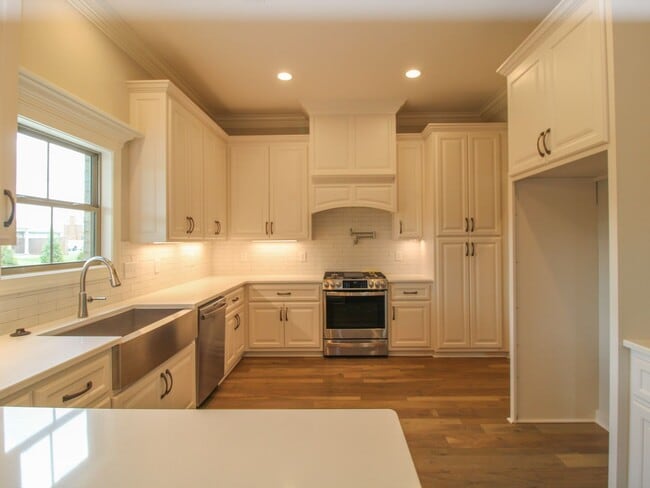 Building Photo - Fabulous Home in Canebrake