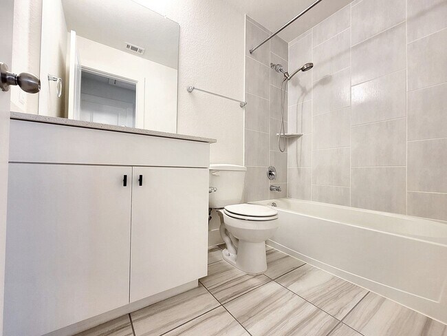 Building Photo - 130 Furlong Dr