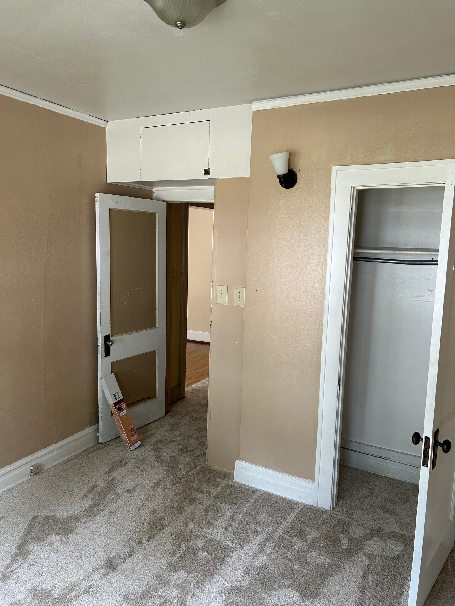 Building Photo - 3041 S Hanson Ave