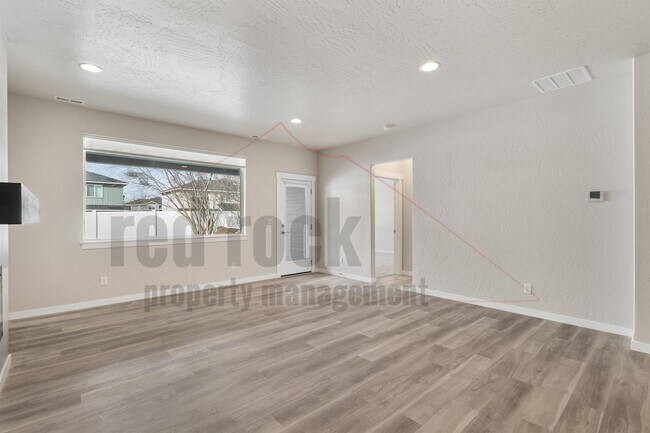 Building Photo - 1328 N Tschirley St