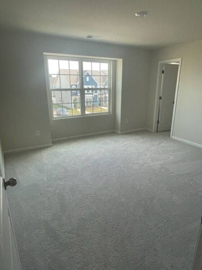 Building Photo - !!! Coming Soon!!! Stunning Townhome for Lease! Available 4/5/26