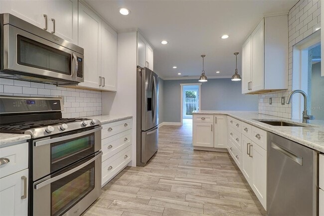 Building Photo - 2958 Meadow Wood Dr