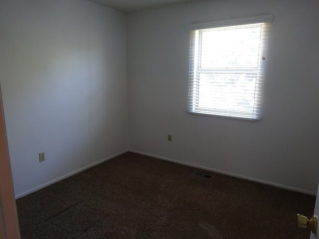 Building Photo - 7047 S Fairfax St