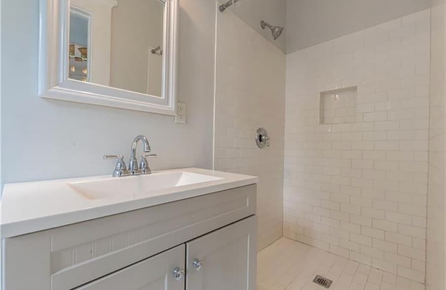 Primary Photo - 1191 Mansfield Ave NE