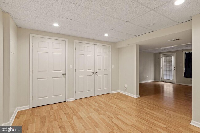 Building Photo - 321 Copperfield Ln