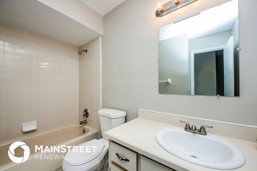 Building Photo - 2733 Mint Dr