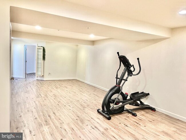 Building Photo - 23144 Basswood Hill Dr