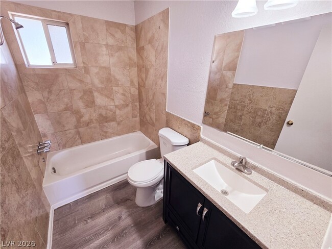 Building Photo - 4360 Twin View Cir
