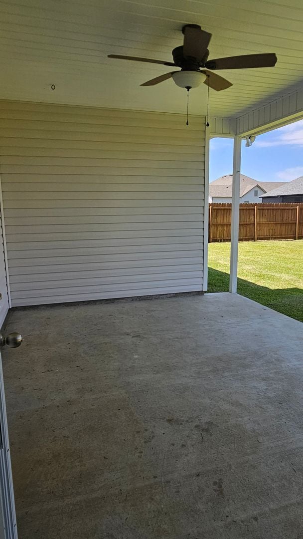 Building Photo - Knights Landing four bedroom home