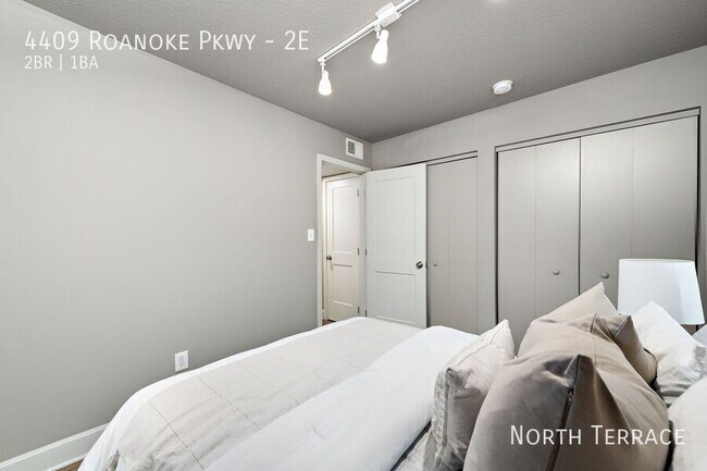 Building Photo - 4409 Roanoke Pkwy