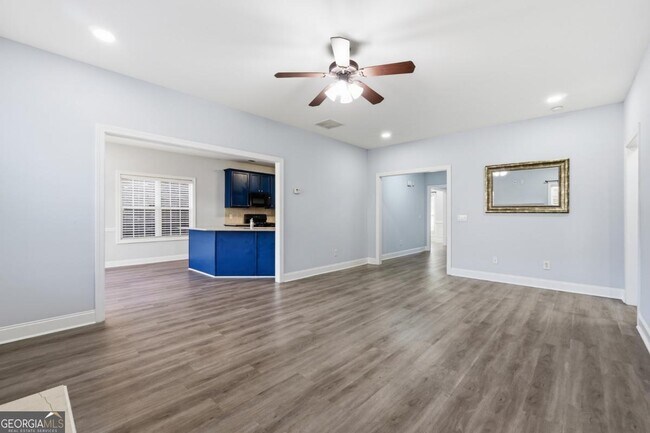 Building Photo - 903 Misty View Ct SW