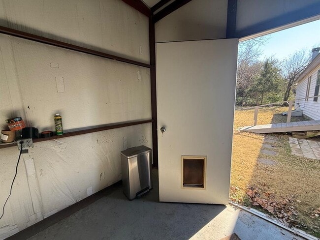 Building Photo - 1940 Ives Way Ln