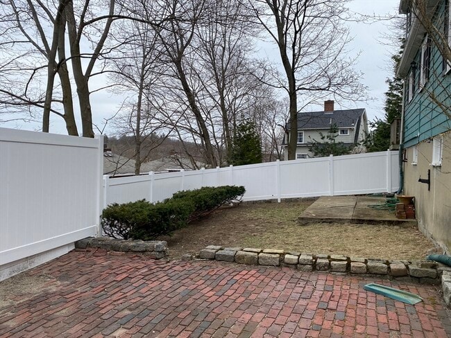 Building Photo - 11 Woodbury St