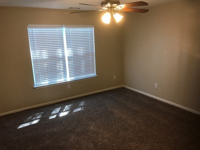 Building Photo - 18 Bluelake Blvd