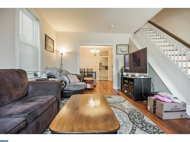 Building Photo - 385 Conarroe St