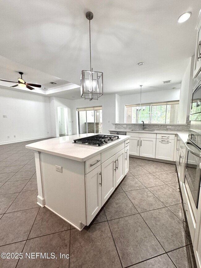 Building Photo - 559 Majestic Eagle Dr