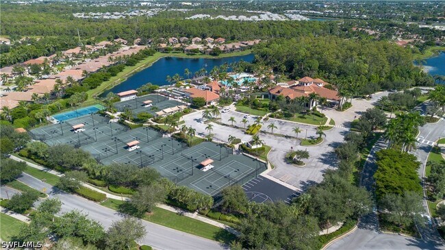 Building Photo - 9735 Acqua Ct