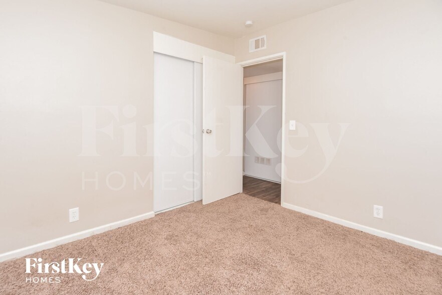 Building Photo - 2085 Palora Ave