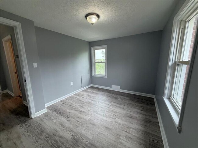 Building Photo - 3224 Brodhead Rd