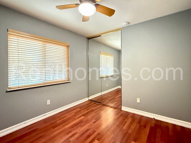 Building Photo - 11339 Red Cedar Ln