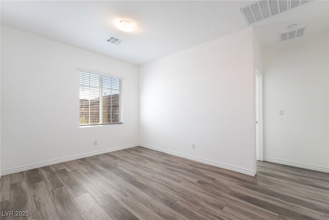 Building Photo - 20 Barbara Ln