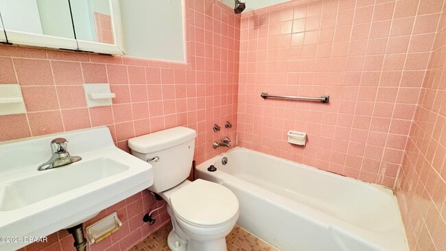 Building Photo - 732 N Halifax Ave