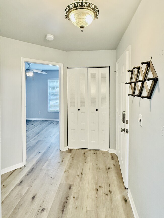 Building Photo - 2750 Kings Lake Blvd