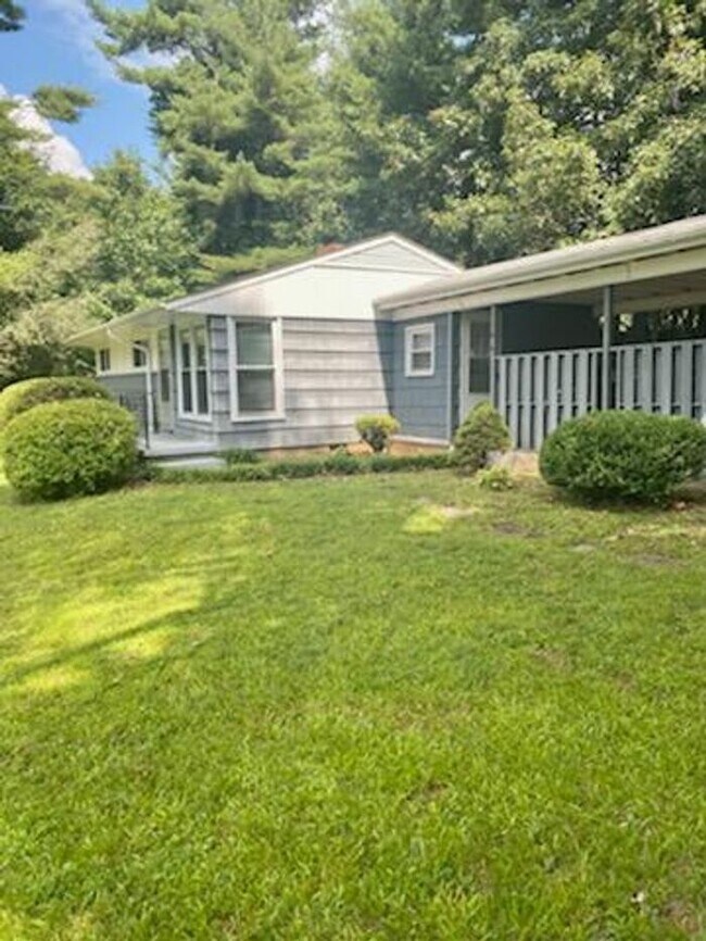 Asheville Rental 2 White Pine Ct Asheville NC 28805 Apartment Finder