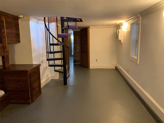 Building Photo - 919 Avenue L
