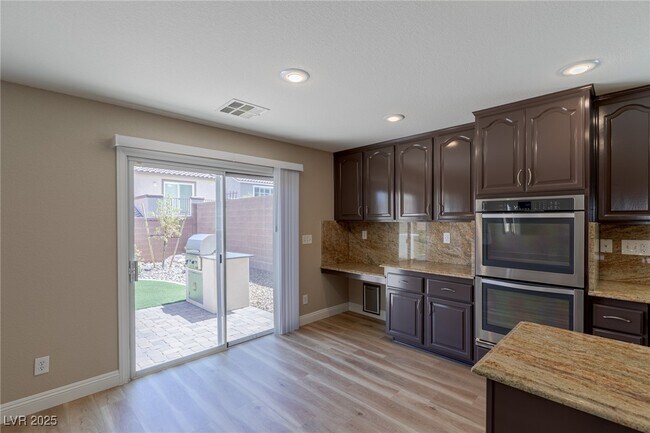 Building Photo - 1130 Grove Park St