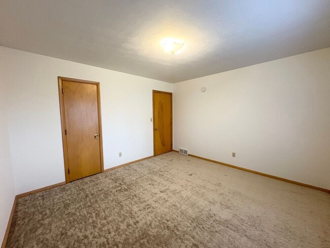 Building Photo - 2801 Grandview-500 Prospect