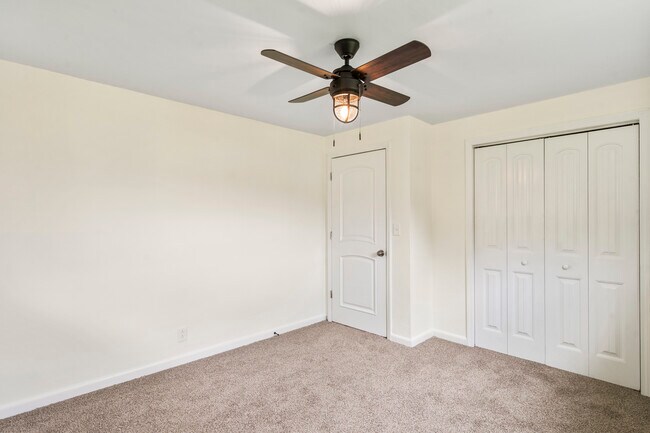 Building Photo - 1331 Phils Dr