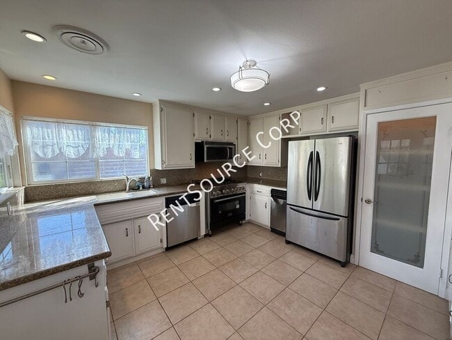 Building Photo - 2522 Marcella St