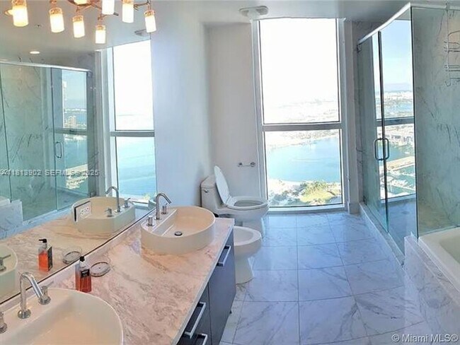 Building Photo - 253 NE 2nd St