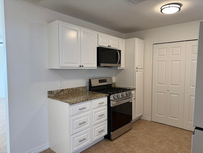 Building Photo - 52395 Avenida Carranza